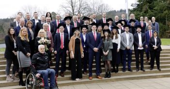 Erfolgreicher Abschluss: Einser-Abschlüsse für junge Fachkräfte der Friedhelm Loh (Foto: Friedhelm Loh Group)