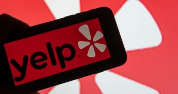 Yelp - Bewertungen und Empfehlungen für lokale Unternehmen weltweit. (Foto: AdobeStock - 575573550 David)